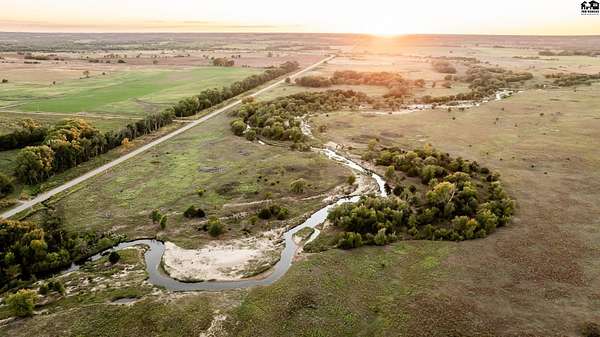 474 Acres of Land for Sale in Arlington, Kansas