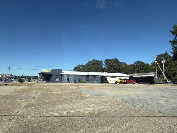 2.4 Acres of Improved Commercial Land for Sale in Tupelo, Mississippi