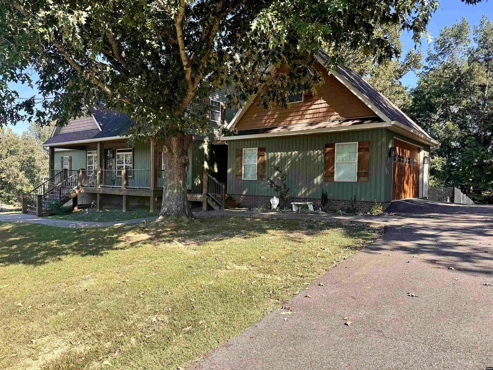 1.83 Acres of Land with Home for Sale in Paris, Tennessee