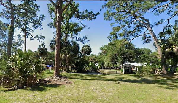 0.29 Acres of Residential Land for Sale in Yankeetown, Florida