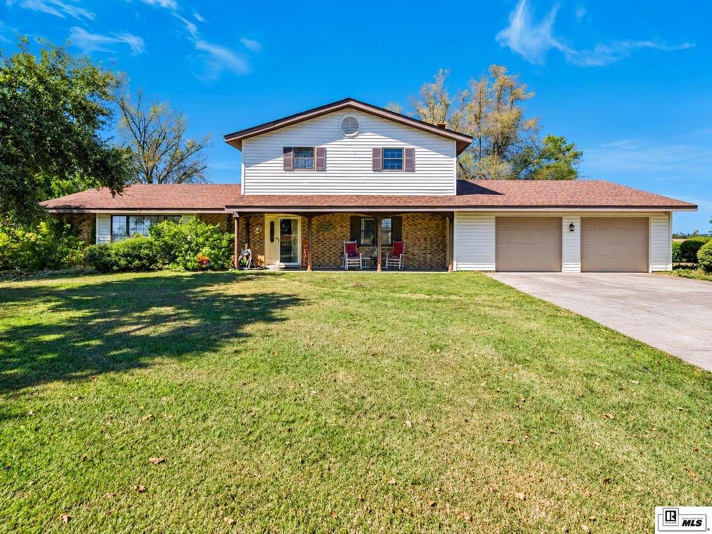 4.59 Acres of Land with Home for Sale in Oak Ridge, Louisiana