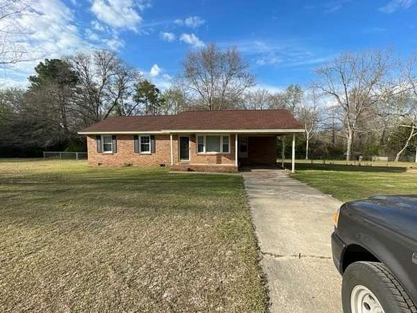 2.5 Acres of Land with Home for Lease in Sumter, South Carolina