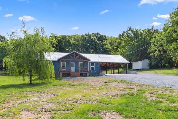 28.3 Acres of Land with Home for Auction in Petersburg, Tennessee
