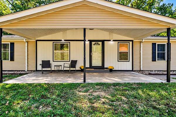 4.25 Acres of Land with Home for Sale in Clarksville, Tennessee