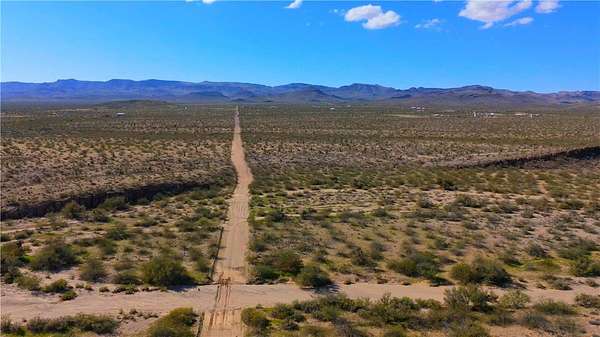 38 Acres of Land for Sale in Golden Valley, Arizona