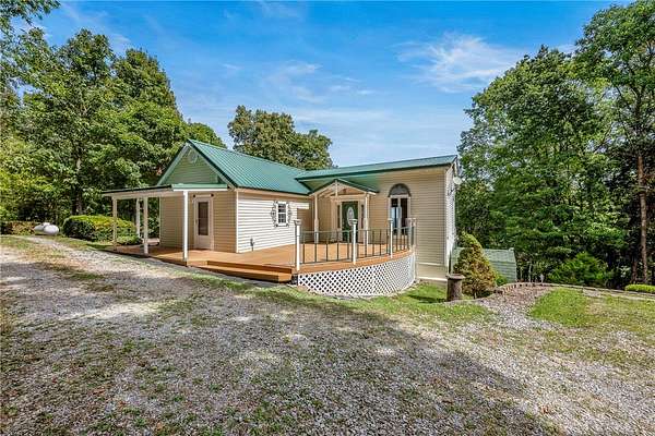141 Acres of Recreational Land with Home for Sale in Fayetteville, Arkansas