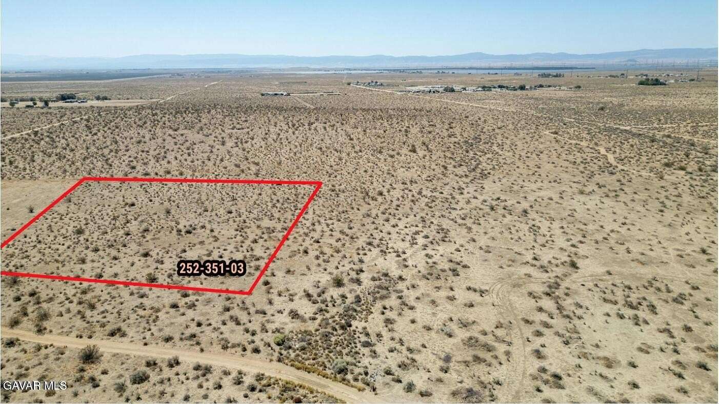 1.25 Acres of Residential Land for Sale in Rosamond, California
