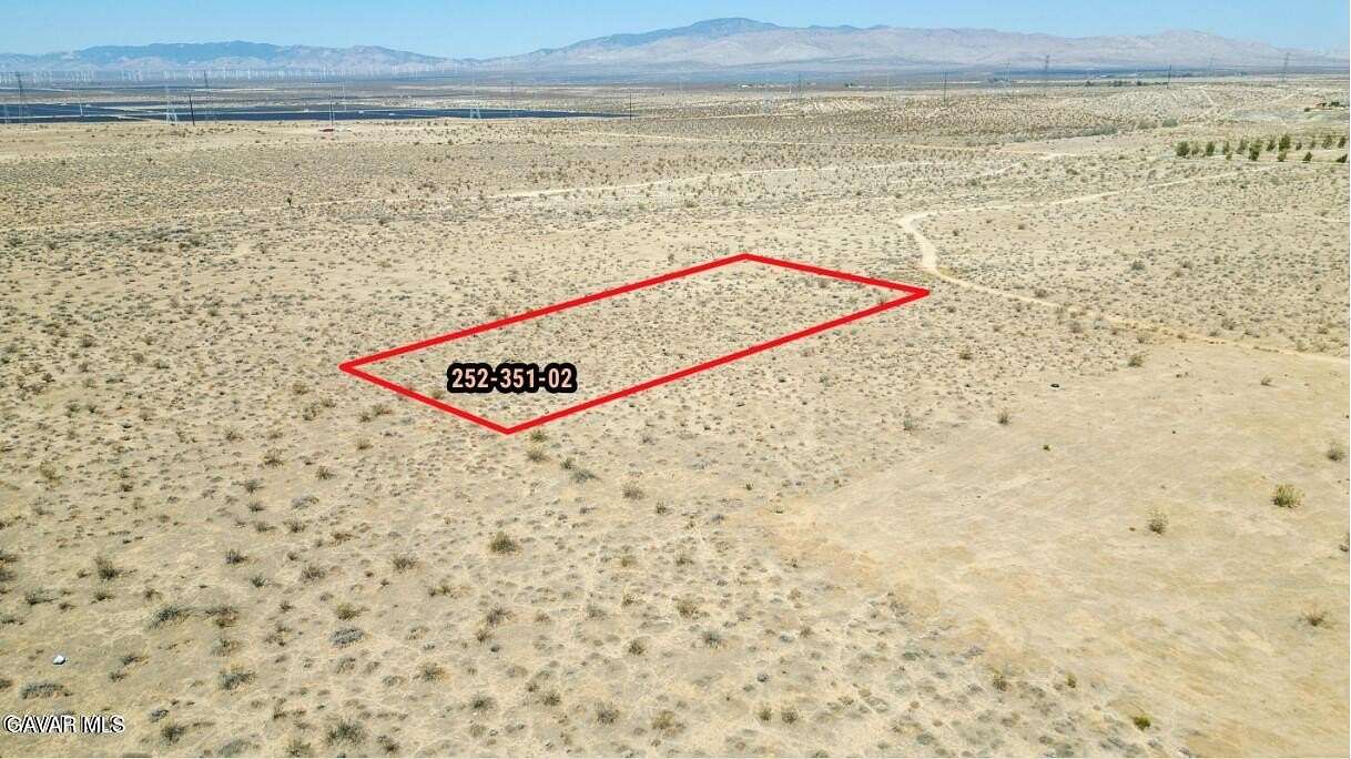 1.25 Acres of Residential Land for Sale in Rosamond, California