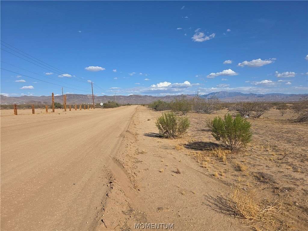 10.1 Acres of Land for Sale in Golden Valley, Arizona