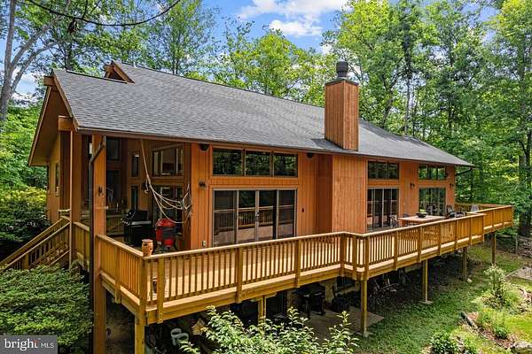 11.4 Acres of Land with Home for Lease in Marshall, Virginia
