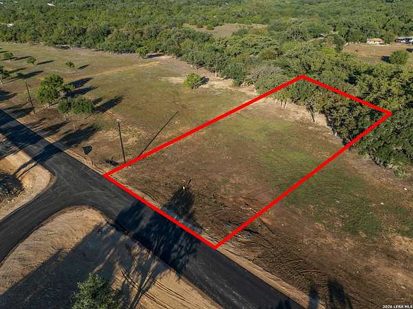 1 Acre of Residential Land for Sale in Canyon Lake, Texas
