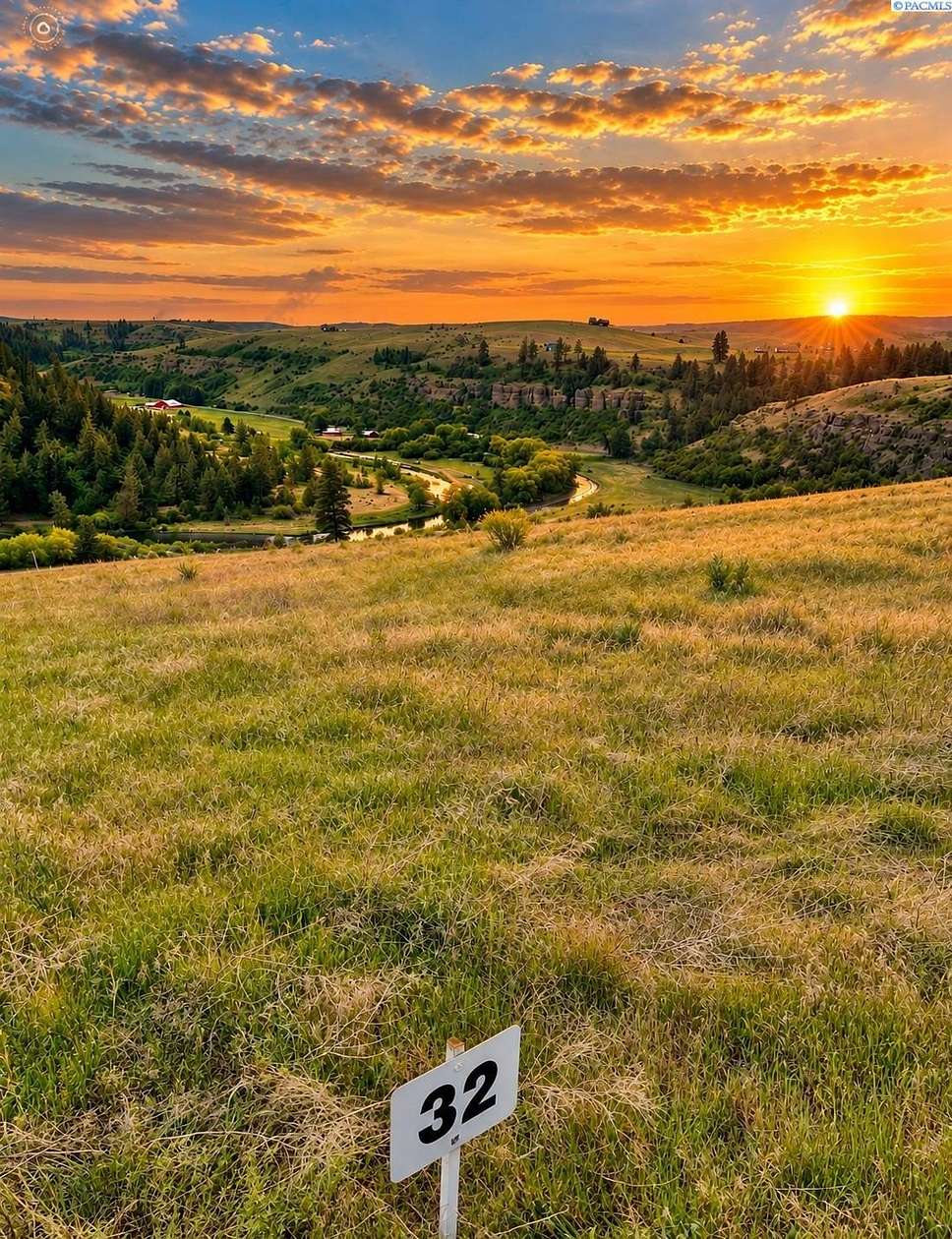 9 Acres of Residential Land for Sale in Colfax, Washington