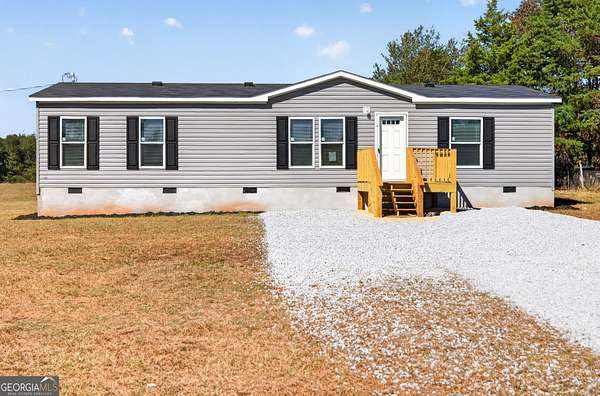 3 Acres of Land with Home for Sale in Hartwell, Georgia