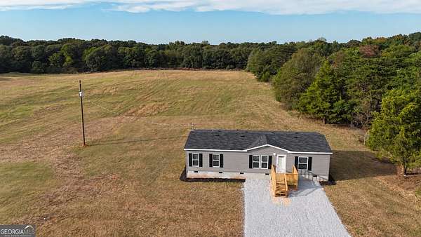 3 Acres of Land with Home for Sale in Hartwell, Georgia