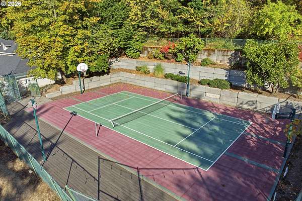0.39 Acres of Residential Land for Sale in Lake Oswego, Oregon