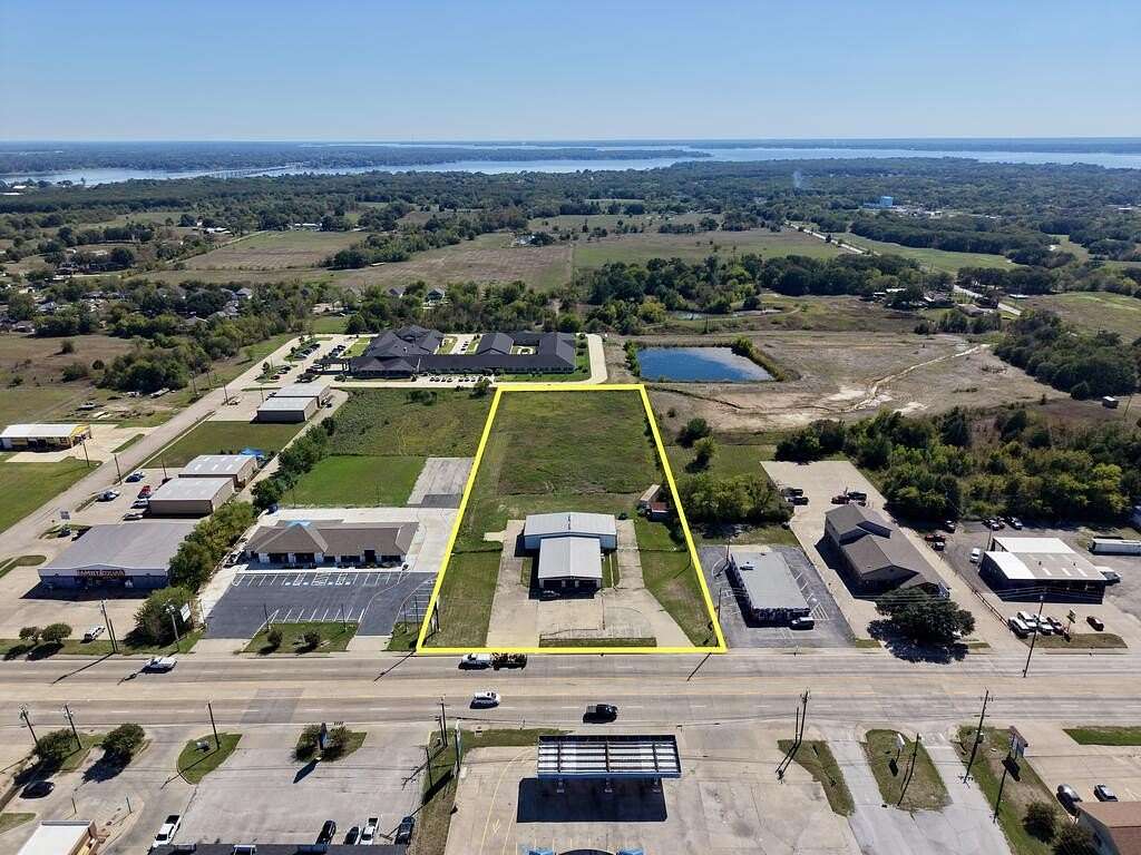 3 Acres of Improved Commercial Land for Sale in Gun Barrel City, Texas