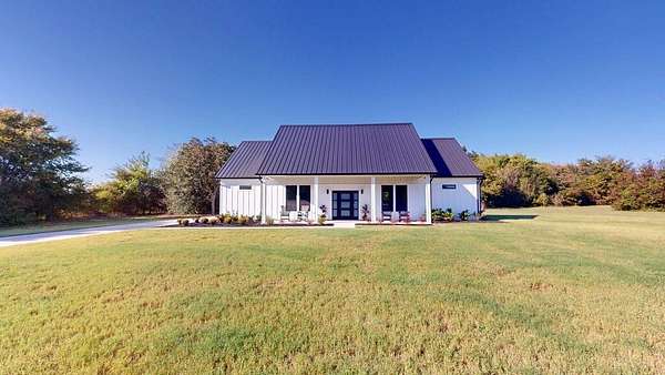 4 Acres of Land with Home for Sale in Malakoff, Texas