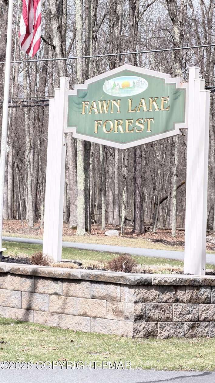 0.6 Acres of Residential Land for Sale in Lackawaxen, Pennsylvania