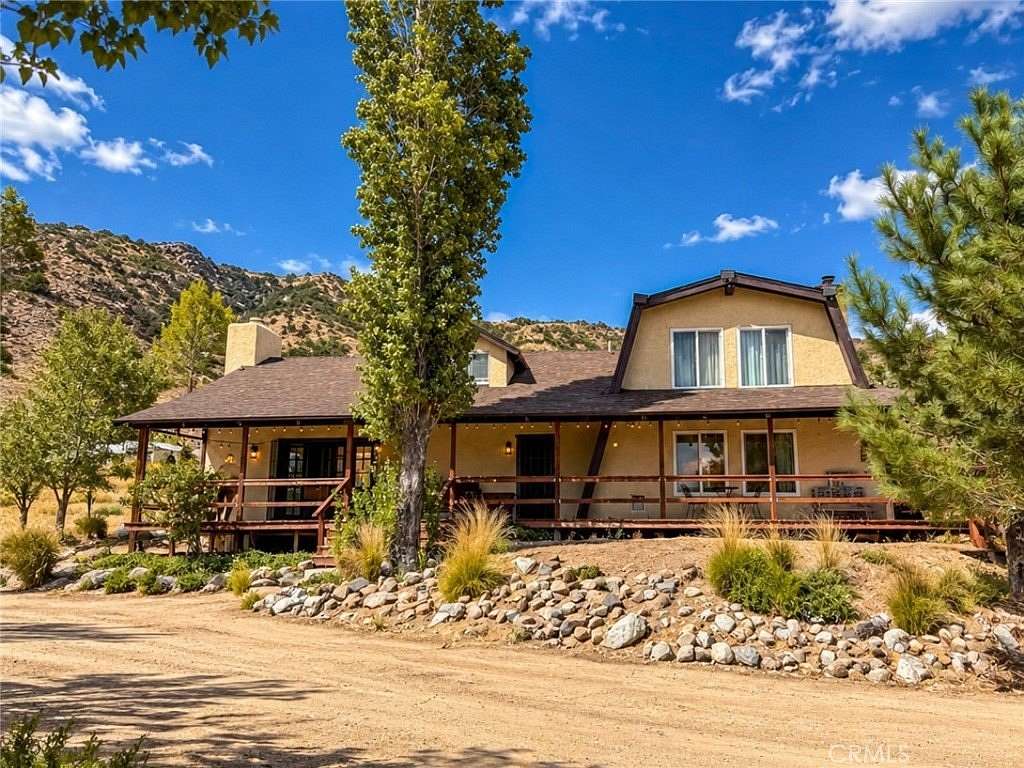 5 Acres of Land with Home for Sale in Lebec, California