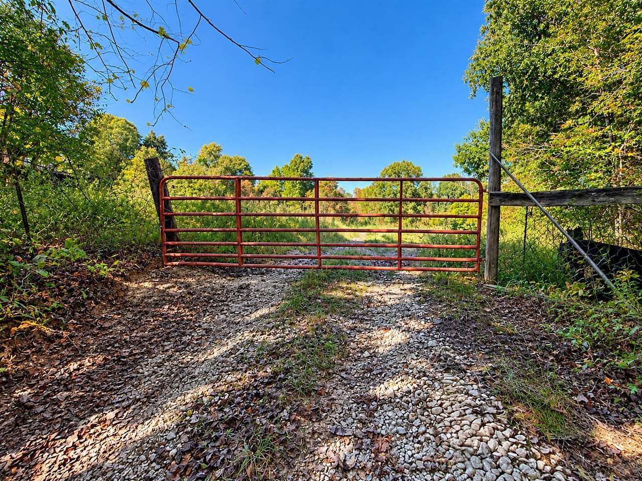 157 Acres of Land for Sale in Roundhill, Kentucky