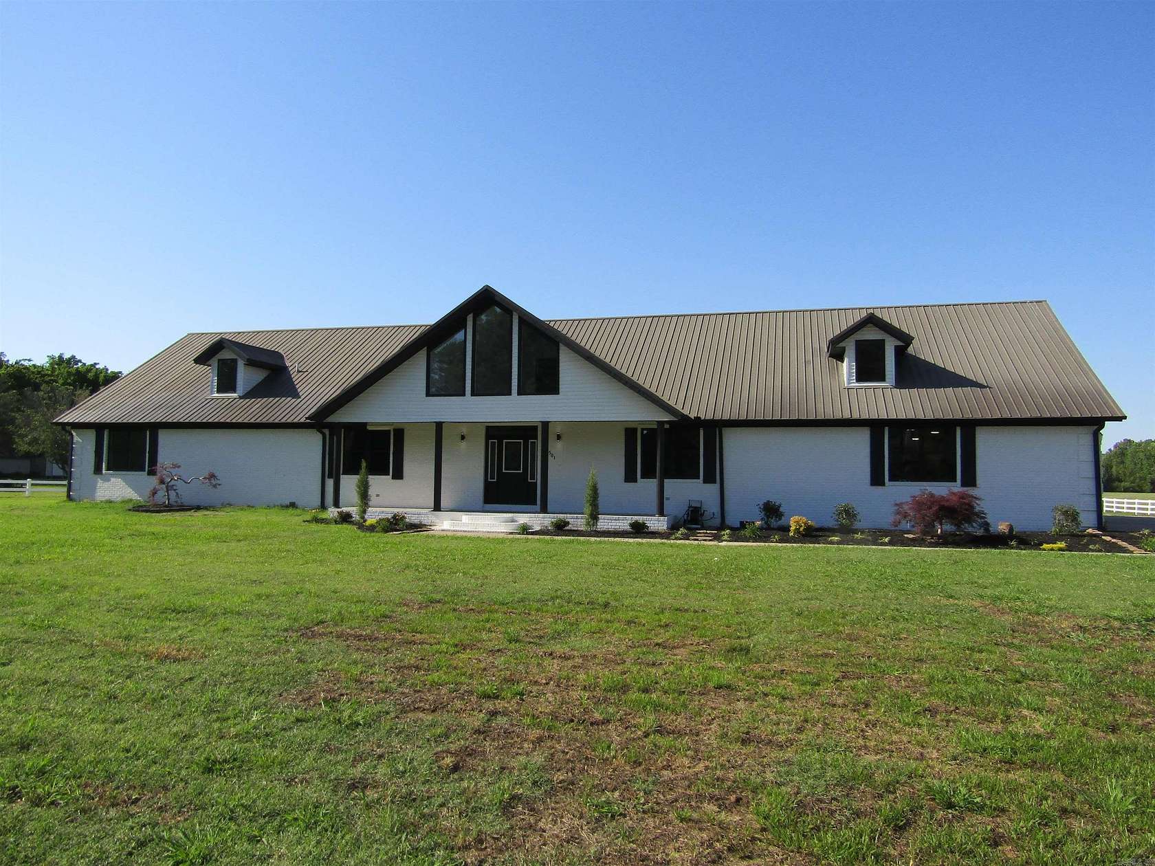 2 Acres of Land with Home for Sale in Paragould, Arkansas