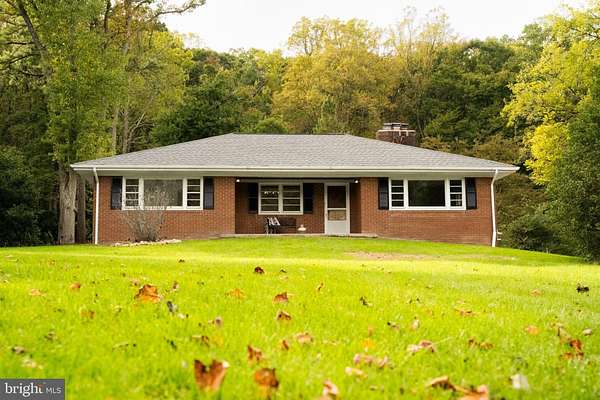 1.86 Acres of Land with Home for Sale in Leesburg, Virginia