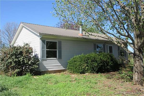 9 Acres of Land with Home for Sale in Osawatomie, Kansas