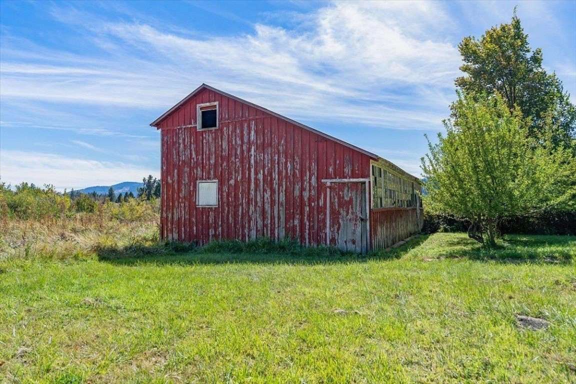 1.5 Acres of Residential Land for Sale in Mount Shasta, California