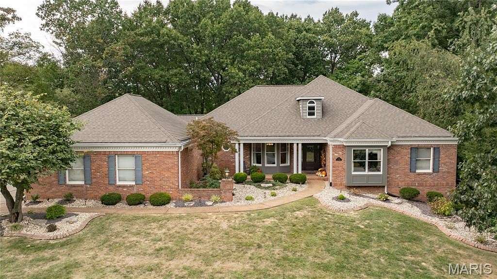 1.8 Acres of Land with Home for Sale in Alton, Illinois