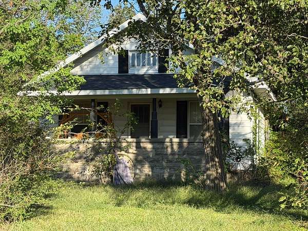 4 Acres of Land with Home for Sale in Chanute, Kansas