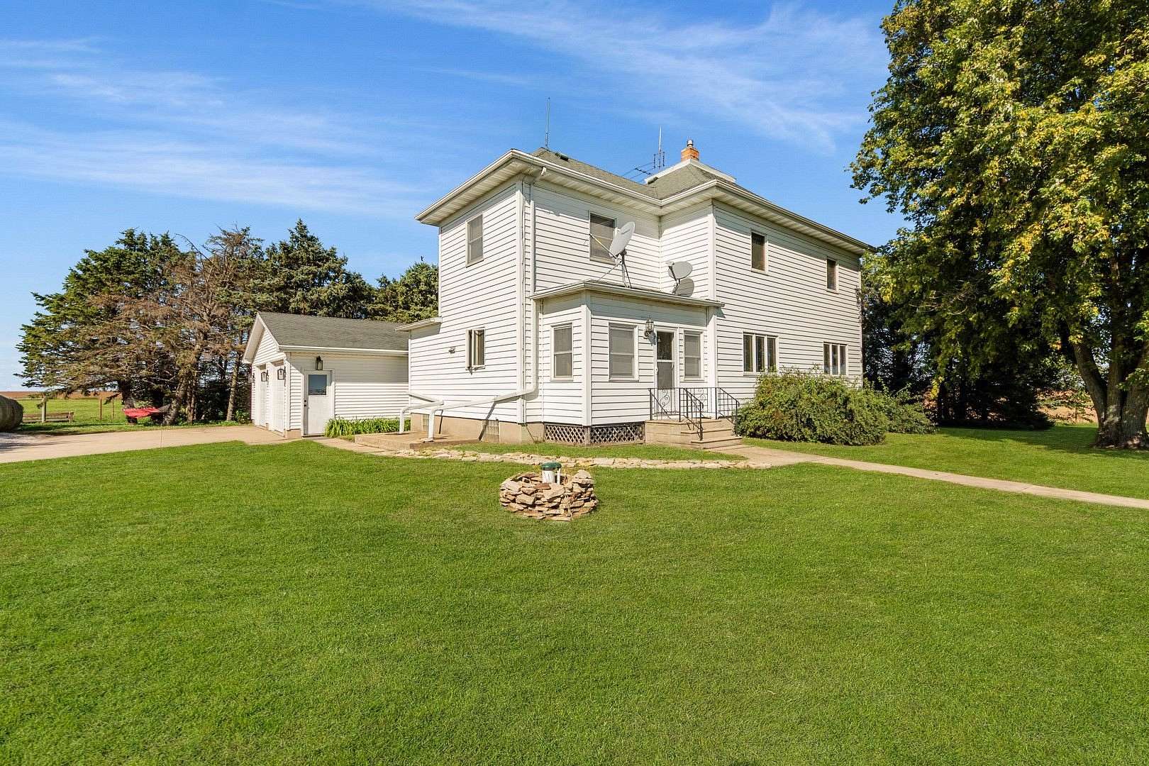 5 Acres of Land with Home for Sale in Tonica, Illinois