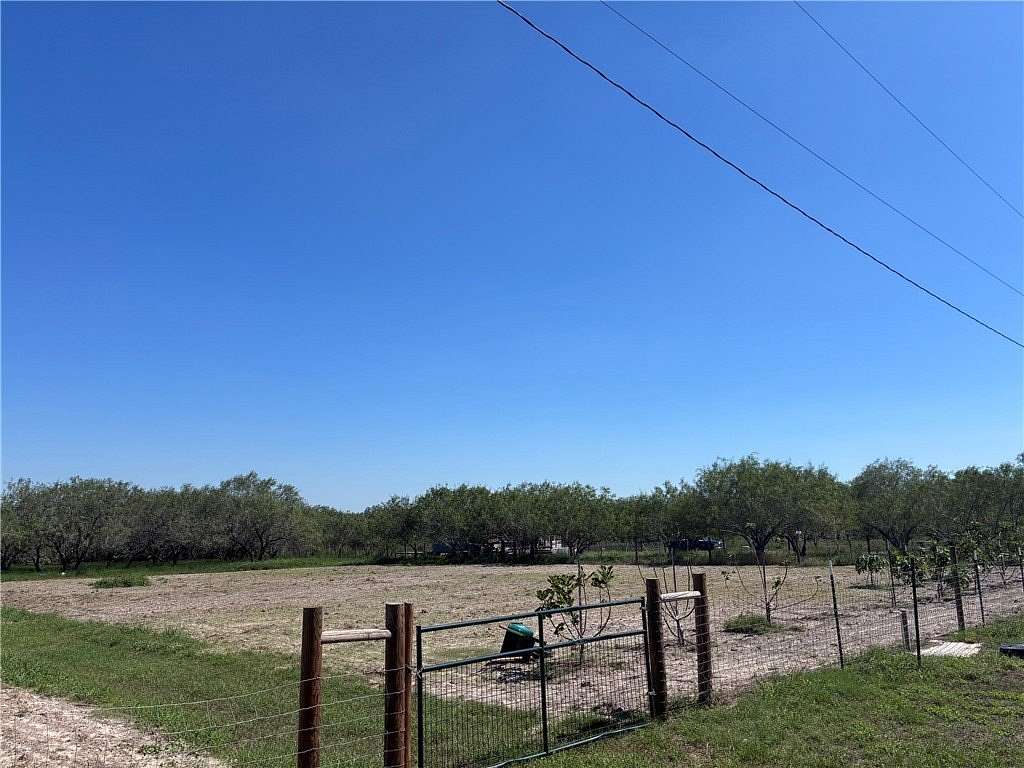 1 Acre of Residential Land for Sale in Kingsville, Texas