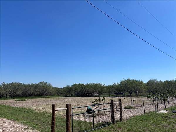 1 Acre of Residential Land for Sale in Kingsville, Texas
