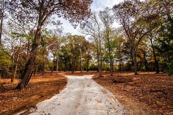 10.5 Acres of Land for Sale in Columbia, Tennessee