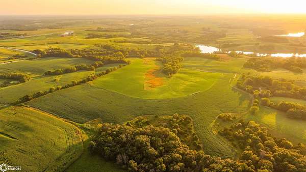 120 Acres of Land for Sale in Blakesburg, Iowa