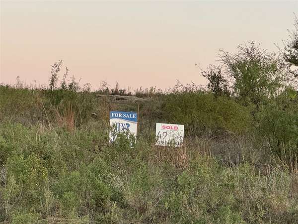 10.1 Acres of Land for Sale in Bowie, Texas
