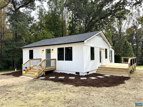 2.57 Acres of Land with Home for Sale in Barboursville, Virginia