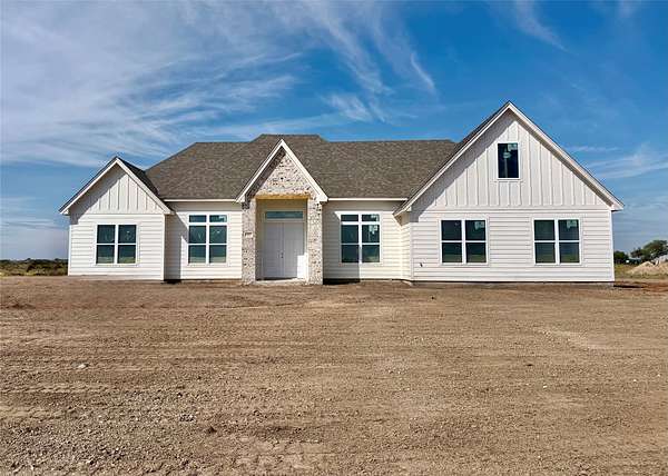 1.85 Acres of Land with Home for Sale in Elm Mott, Texas