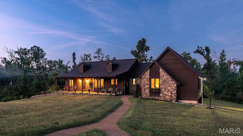 40 Acres of Recreational Land with Home for Sale in Marion, Illinois