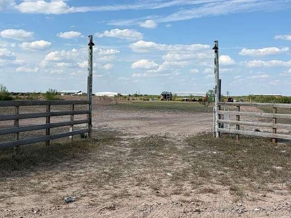 3.59 Acres of Land for Sale in Laredo, Texas