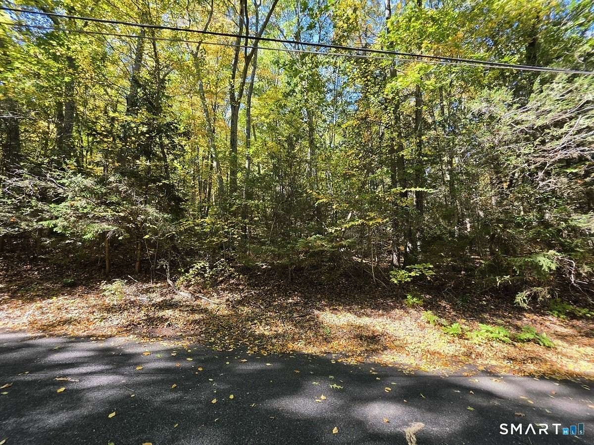 1.5 Acres of Residential Land for Sale in Somers, Connecticut