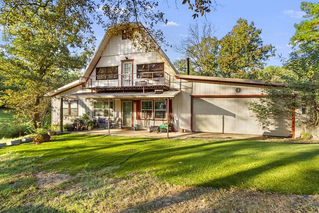 2.5 Acres of Land with Home for Sale in Palestine, Texas