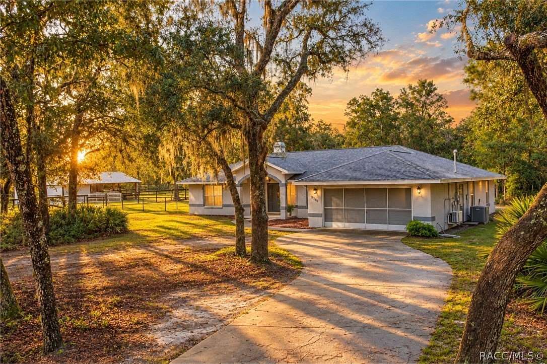 4.4 Acres of Land with Home for Sale in Inverness, Florida