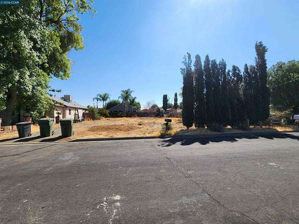 0.22 Acres of Residential Land for Sale in Brentwood, California