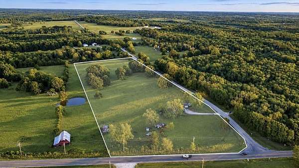 10 Acres of Residential Land for Sale in Stockton, Missouri