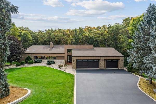 1.9 Acres of Land with Home for Sale in McHenry, Illinois