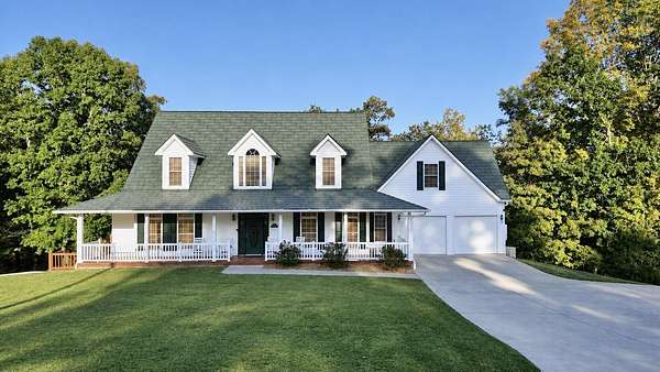 1.67 Acres of Land with Home for Sale in Jamestown, Kentucky