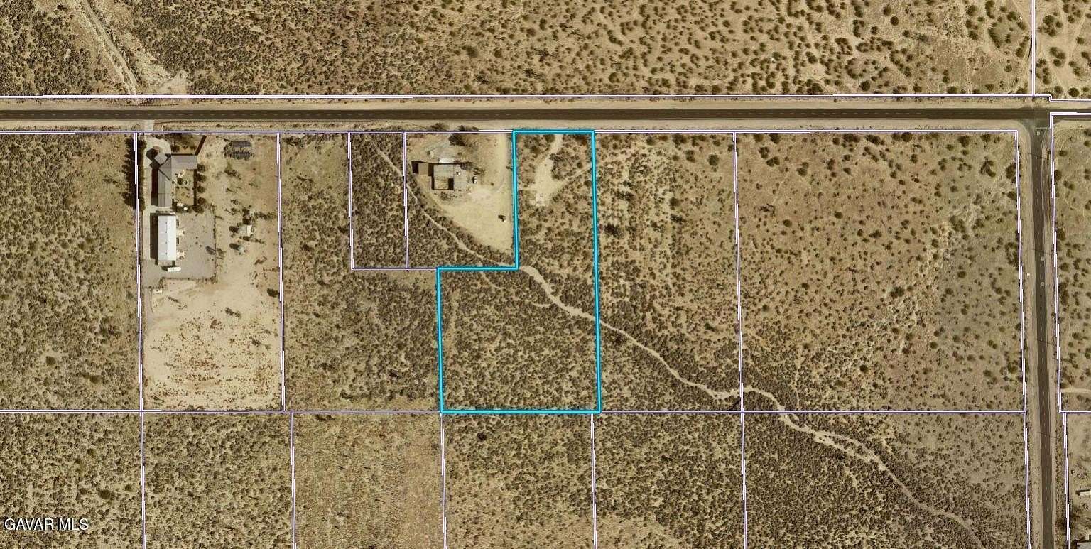 4 Acres of Land for Sale in Palmdale, California