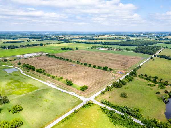 19 Acres of Land for Sale in Bowie, Texas