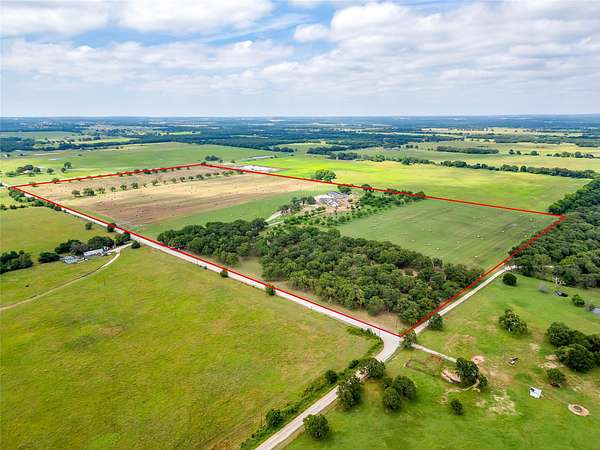 17 Acres of Land for Sale in Bowie, Texas